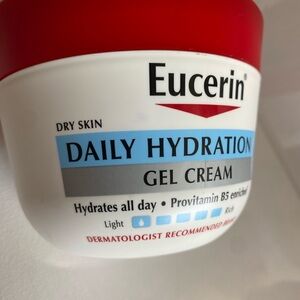 Daily Hydration Gel Cream - Red and White